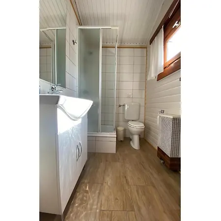 Blockhaus Mitten In Der *